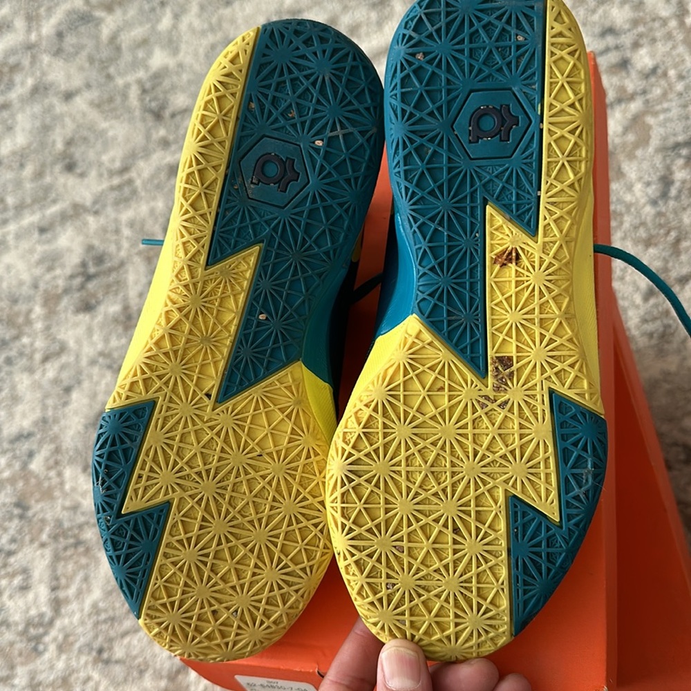Nike KD VI (GS) 6Y Sonic Yellow/Mid Navy. - Picture 4 of 6